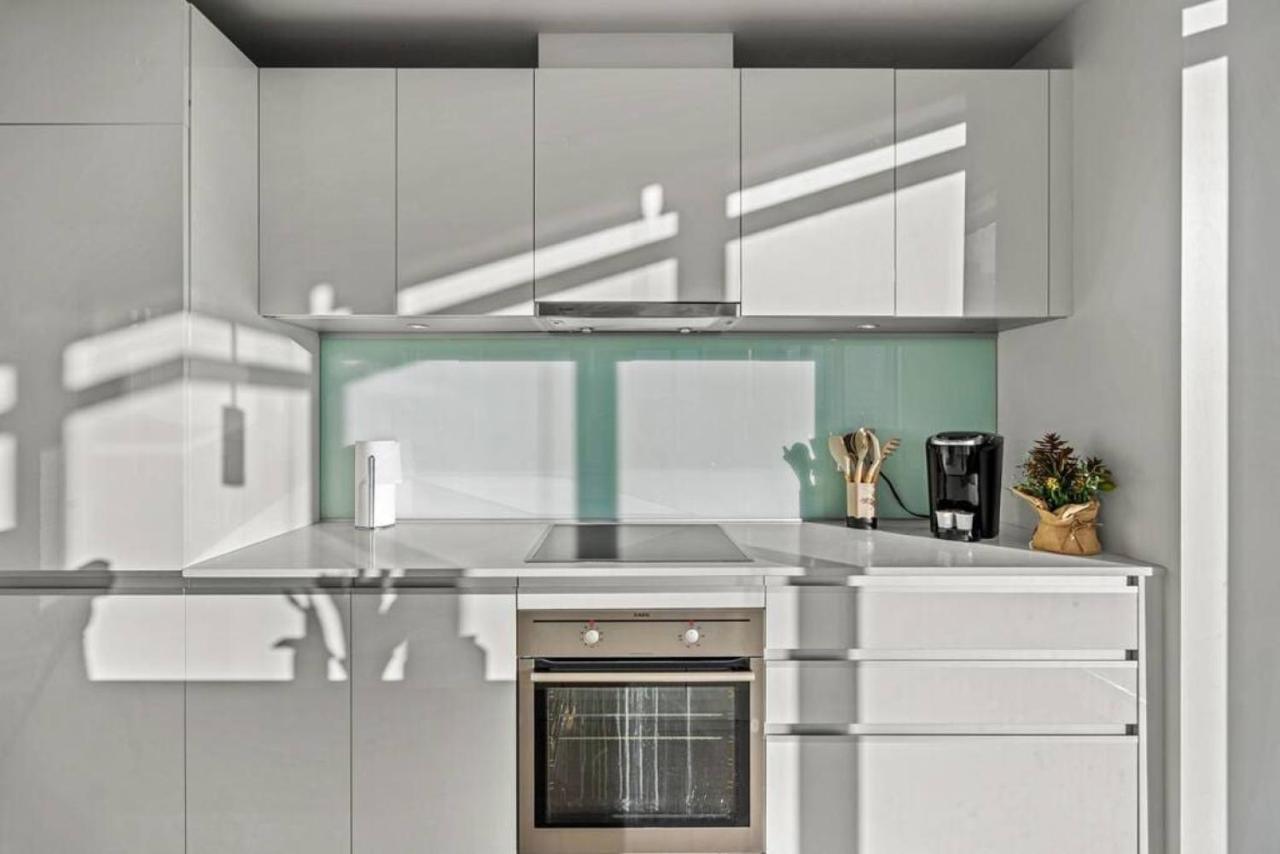Luxury Apartment On The 9Th Floor Near Stampede, Complimentary Wine, 2 Car Ug Parking YYC Exterior foto