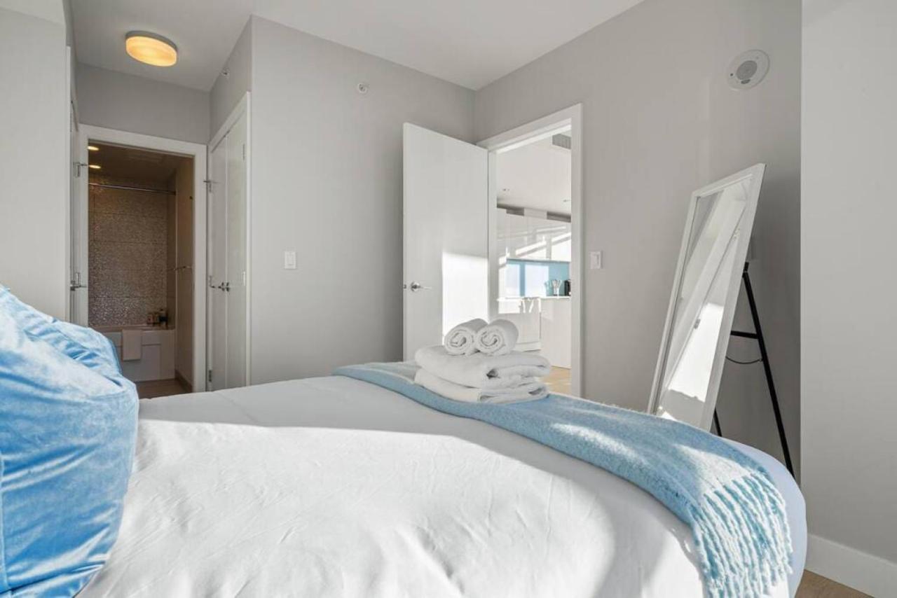 Luxury Apartment On The 9Th Floor Near Stampede, Complimentary Wine, 2 Car Ug Parking YYC Exterior foto